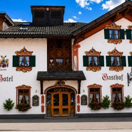 Hotel Schatten โรงแรมในการ์มิช-พาร์เทนเคียร์เชน