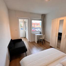 Co-Living Room in Shared Apartment in Frankfurt