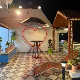 Colonel Cottage, hotell i Prayagraj