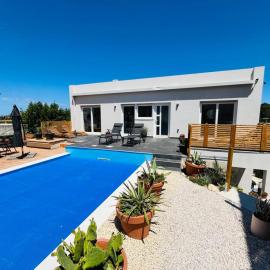 Villa FoSa PoolFloor mit Pool und Meeresblick, hotel a Veli Rat