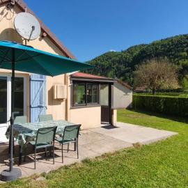 Petite maison cozy avec jardin à Syam - Jura