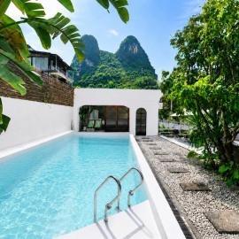 Yulong River Scenic Area,Floor-to-ceiling Windows for viewing,Swimming Pool & Coffee & Butler Service,10 minutes by car from West Street