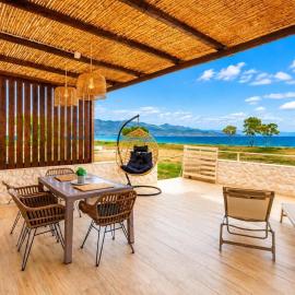 Boho Vibes Beachfront Detached House