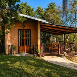Mukwana Heights Guest Cottages, hotelli kohteessa Barberton