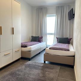Gemütliches Doppelzimmer Gemeinschaftsbad, hotel u gradu 'Dingolfing'