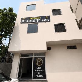 Jeet Residency By TWAMEV Near Anand Vihar Railway Station, hotel in New Delhi