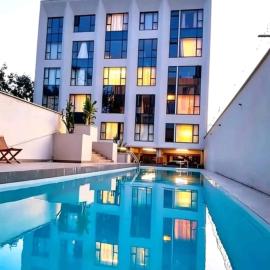 Modern Studio near Karen with Pool WiFi and Parking, hotel in Ongata Rongai 