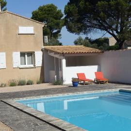 Joli gîte avec piscine dans propriété provençale, hotell i Cavaillon