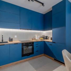 Navy Blue Apartment - SPA - Basen - Parking, hotel u gradu Dživnov