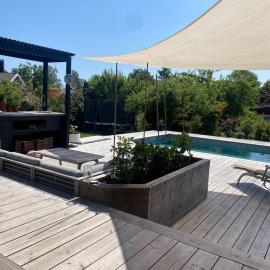 Enplansvilla med pool โรงแรมในTyresö