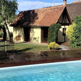 Maisonnette de charme avec piscine