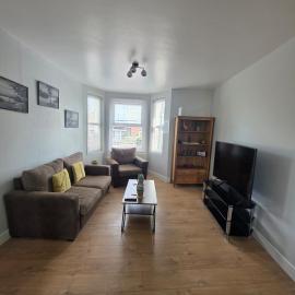 The Coastal Nest, hotel in Folkestone