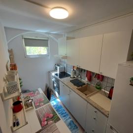 E & E apartment