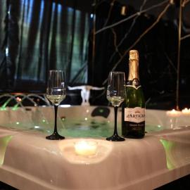 Dahlia suite & spa, hotelli kohteessa Nîmes