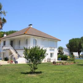 Villa Les Palmiers, à la campagne au calme, hotel em Claracq