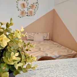 Quiet & Bright Studio - Available Monthly