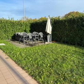 Bilocale moderno con ampio giardino - Stezzano, hotel Stezzanóban