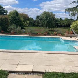 Appartement à colombages indépendant avec piscine partagée avec le proprietaire, hotel en Ponsan-Soubiran