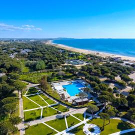 Sunny Beach Apartments - 147, hotel in Durrës