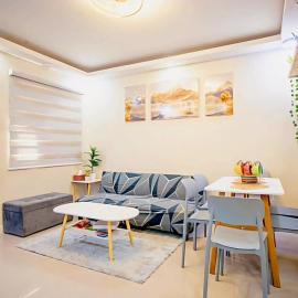 Cozy Antipolo Condo Staycation WiFi Free Parking, hotel en Antipolo