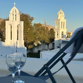 1912 Heritage Residence Santorini, Main Square, hotel in Megalochori