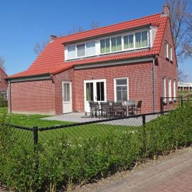 House in Netherlands for 8 with Modern Comfort