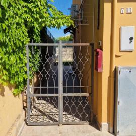 Bilocale a 300m dal mare e 100m fermata filobus, hotel v destinaci Pescara