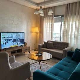Appartement Confortable en Résidence Privée avec Piscine, hotel in Pont Blondin