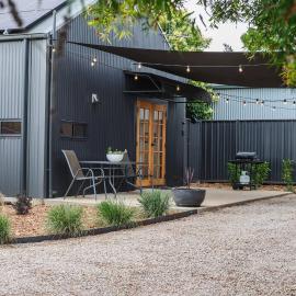 Luxe Loft - Contemporary Comfort by Mudgee's CBD