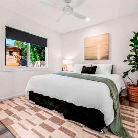 Private Modern Bungalow - Separate Entry, hotel a Brisbane