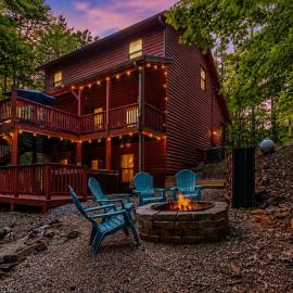 Quiet mornings and golden hour views welcome to our woodland sanctuary Deer Watch Retreat、エリジェイのホテル