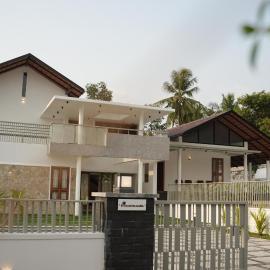 Modern 4BR Home with Attached Bathrooms, hotell i Kānagāri