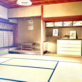 安易旅館二楼: Okayama şehrinde bir otel