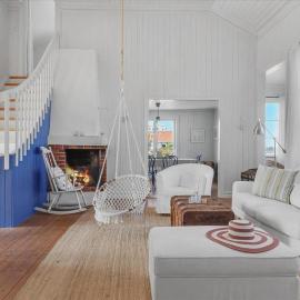 Charming and spacious villa with amazing sea view ouside Lysekil, hotel a Lysekil