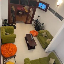 Peco Townhouse - Spacious Private Upstairs Retreat