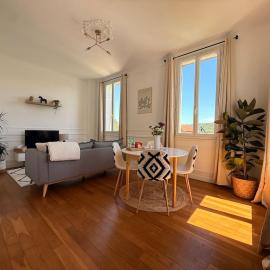 Le Cocoon Train station 5 min drive Disney & Paris, hotel in Chamigny
