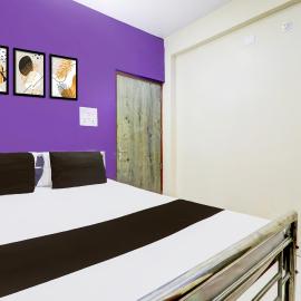 Hotel O The Pine & Dine: Patna şehrinde bir otel