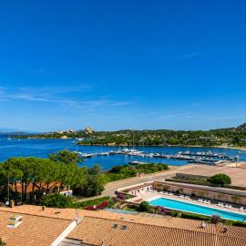 Sea View Two Bedroom CB and G with Pool 200m from the Beach