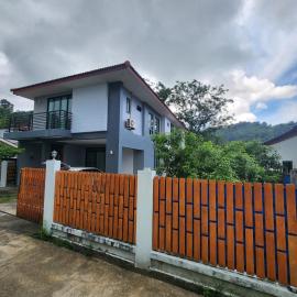 Home Villa Khao Lan Phuket, hotel v destinaci Ban Phak Chit