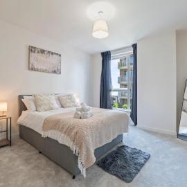 Stylish 1-Bed flat with Private Balcony