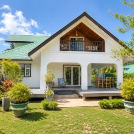 CHEZ MARVA Grande Villa Corossol 3 à 12 personnes