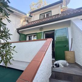 Vertical villa for rent on the shores of Spina