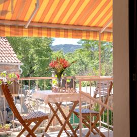Guesthouse Wish, hotel in Stari Grad