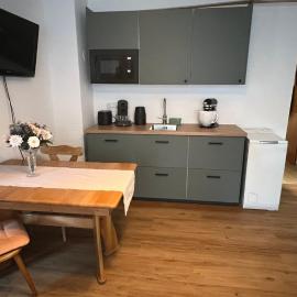 Ferienwohnung Possenheim, hotel u gradu Iphofen