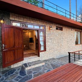 Highland by Gunner Lodges, hotel u gradu 'Patriata'