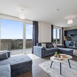 Luxury 2-Bed in Harrow - Sleeps 8 - Private Balcony