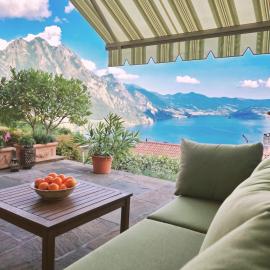 IseoLakeRental - Collina Divina, hotell i Solto Collina
