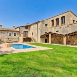 Masía Mas Sastre con piscina cerca de Girona