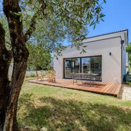 Maison moderne et spacieuse avec jardin à Pessac, hótel í Pessac