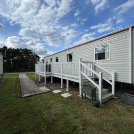 Homely 7 berth caravan in Essex, at Steeple Bay ref 36010C, hotel in Steeple